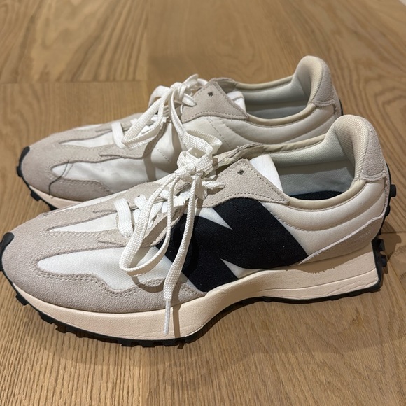 327 NEW BALANCE SNEAKERS - Picture 1 of 5